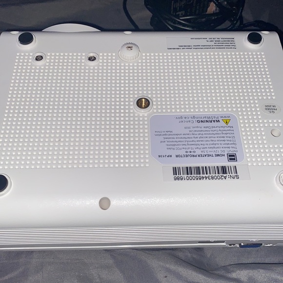 Projector - Picture 3 of 3